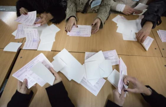 Hand Count Ballots photo
